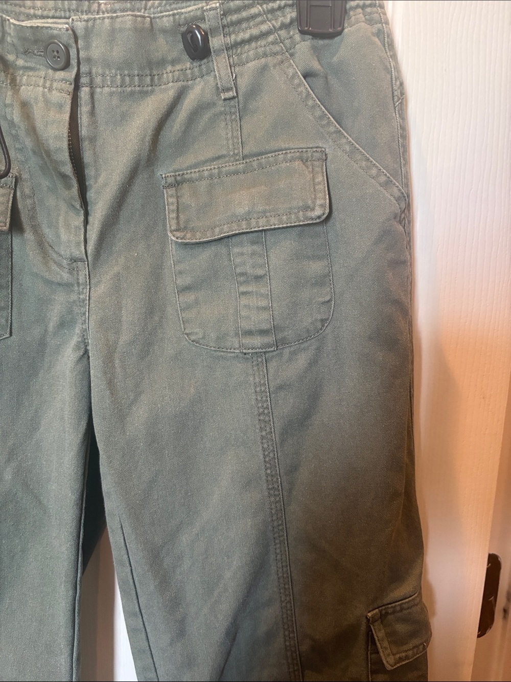 Brandy Melville Olive Green Kim Low-Rise Cargo Pants Utility Trousers size S - Picture 3 of 8